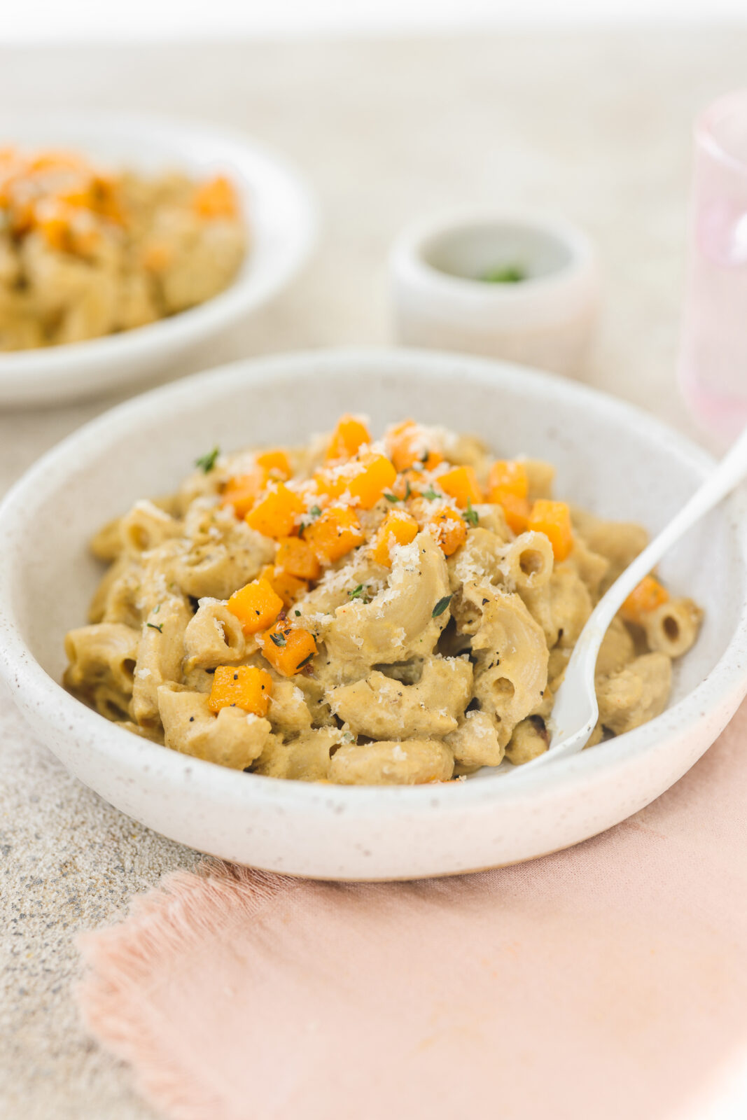 vegan-butternut-squash-mac-and-cheese-w-crispy-garlic-and-sage